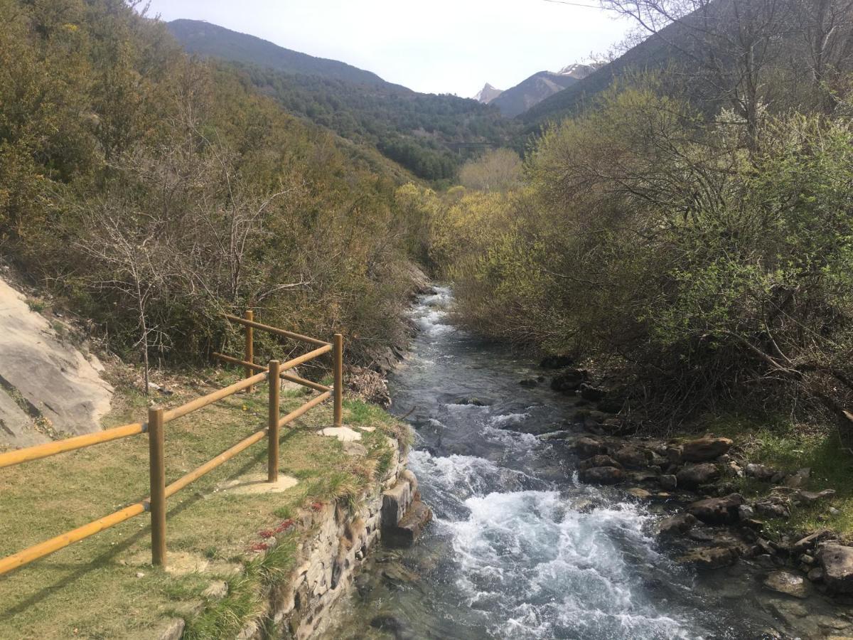 Apartamentos Turisticos Rio Gallego Canfranc Luaran gambar